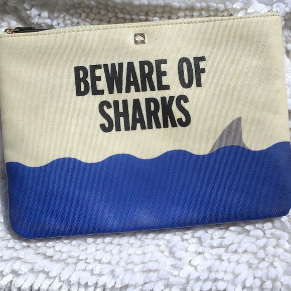 💙 LOVED BEWARE OF SHARKS 🦈 Kate Spade Clutch - Picture 10 of 14